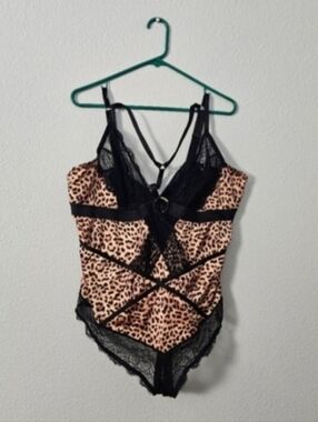 Leopard Print Lace-Trim Bodysuit - Black and Tan Sz L
